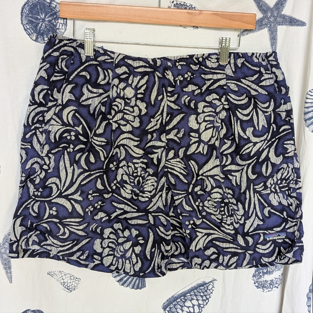 Patagonia Vintage 5" Baggies Blue With Grey Flowers 1997 Waist 36"